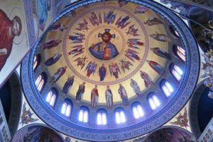 Intérieur de l'église de la Sainte-Trinité du Pirée