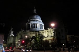 St Paul’s Cathedral à Londres de nuit