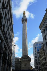 Colonne dans une rue de Londres
