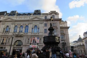 Fontaine sur Picadilly Circus à Londres