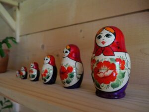 Poupées russes Aux Cabanes à Grand-Laviers