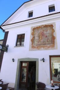Façade du village médiéval de Radovljica en Slovénie