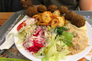 Assiette de chez chez Abi Falafel à Ljubljana