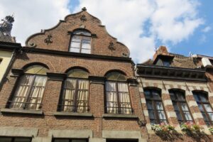 Façade de maison à Mons