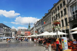 Terrasses sur la Grand-Place à Mons